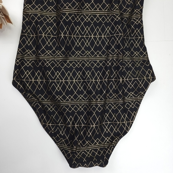 NipTuck Swim Black Gold One Piece Swimsuit Sz 8 - Picture 10 of 11